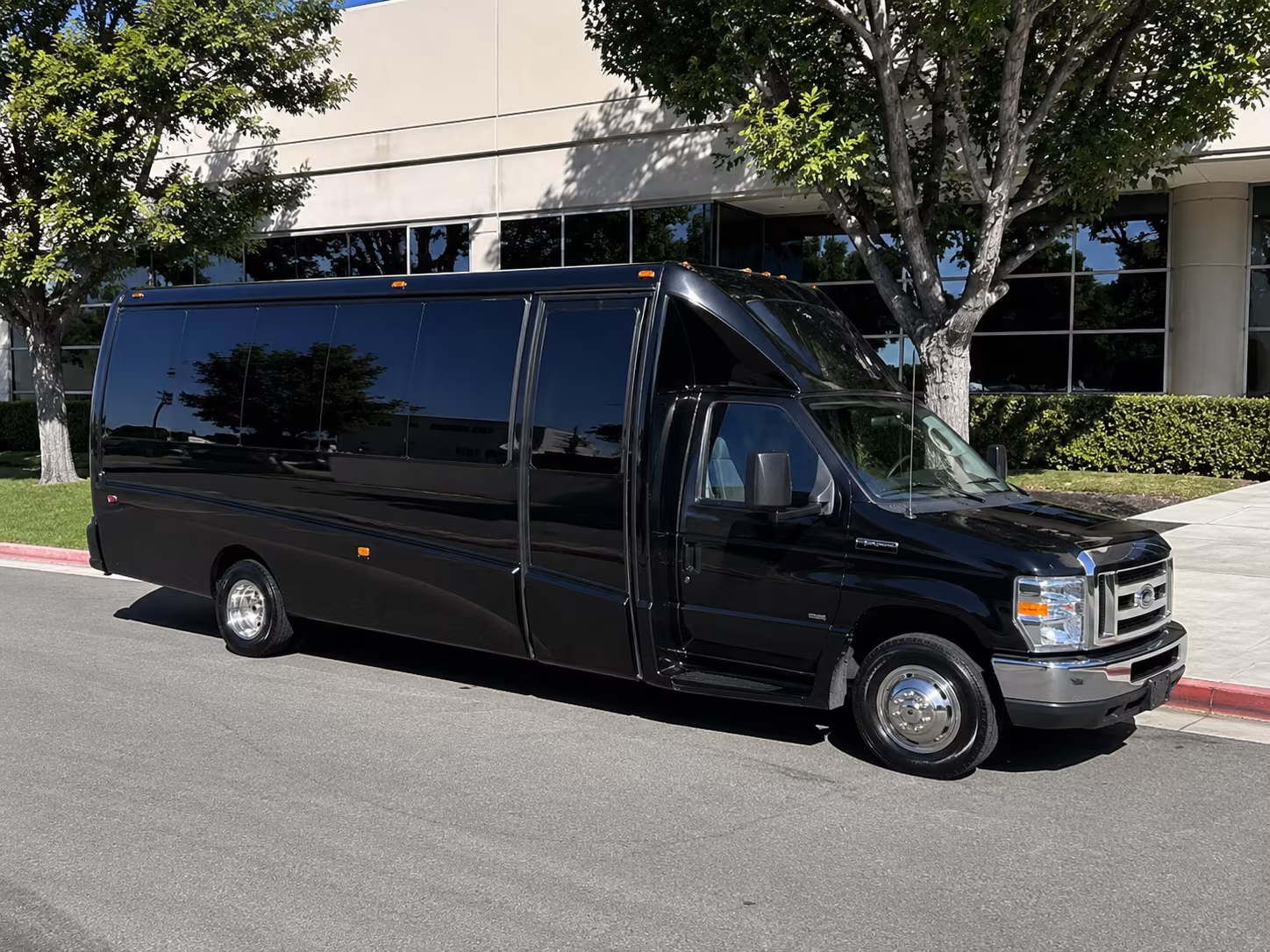 alexandria wedding party bus rental