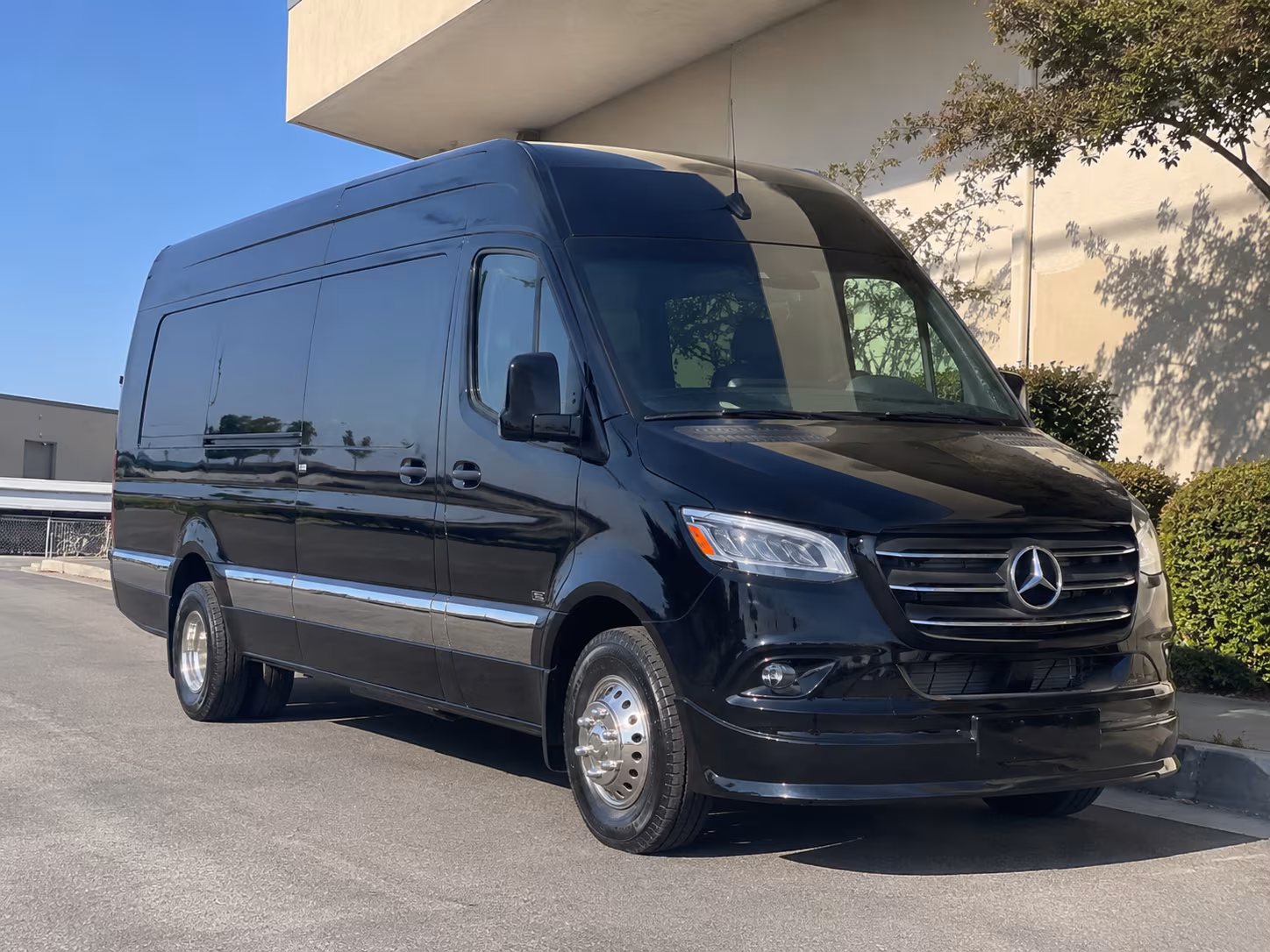 bus rental options for alexandria trips