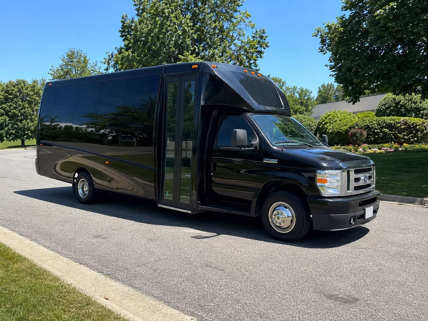 school field trip buses to museums monuments and more